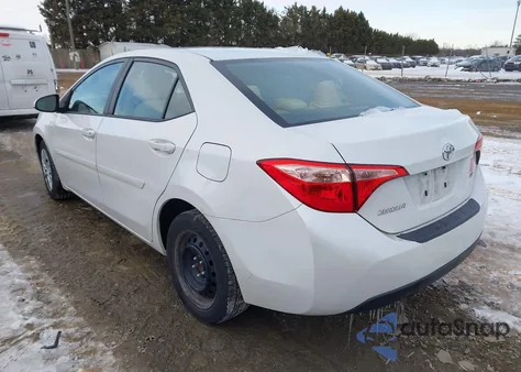 2018 Toyota Corolla Le z USA, uszkodzony, nr VIN 5YFBURHE0JP765315